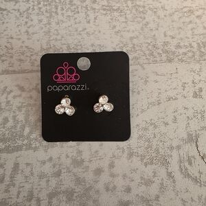 Paparazzi NWT Crystal Silver Stud Earrings